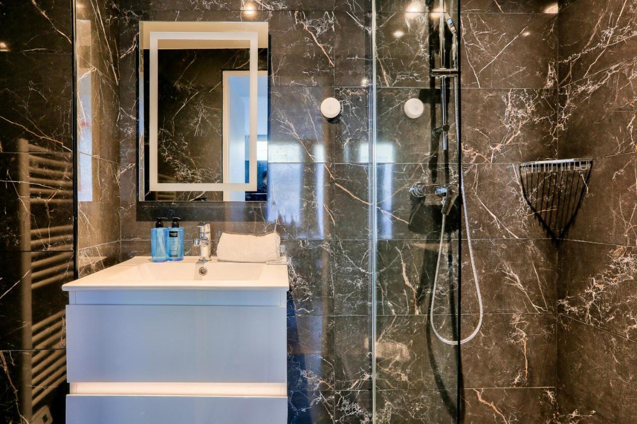 Apartment Urban Flat 129 - Art Champs-elysees Paris