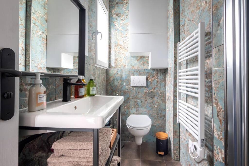 Duplex 4 Pax- Cour Privee Apartment *