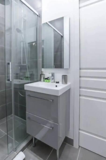 Roses Proche Sacree-coeur/montmarte Apartment Paris