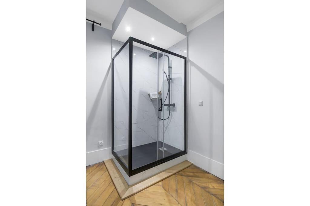 6pers #3 Bedrooms #2 Bathrooms#paris 17eme Appartement *