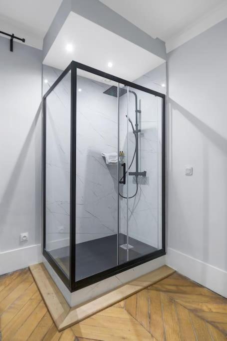 6pers #3 Bedrooms #2 Bathrooms#paris 17eme Appartement *