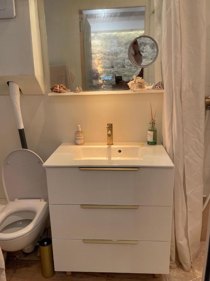 Eleusis-paris Apartment *
