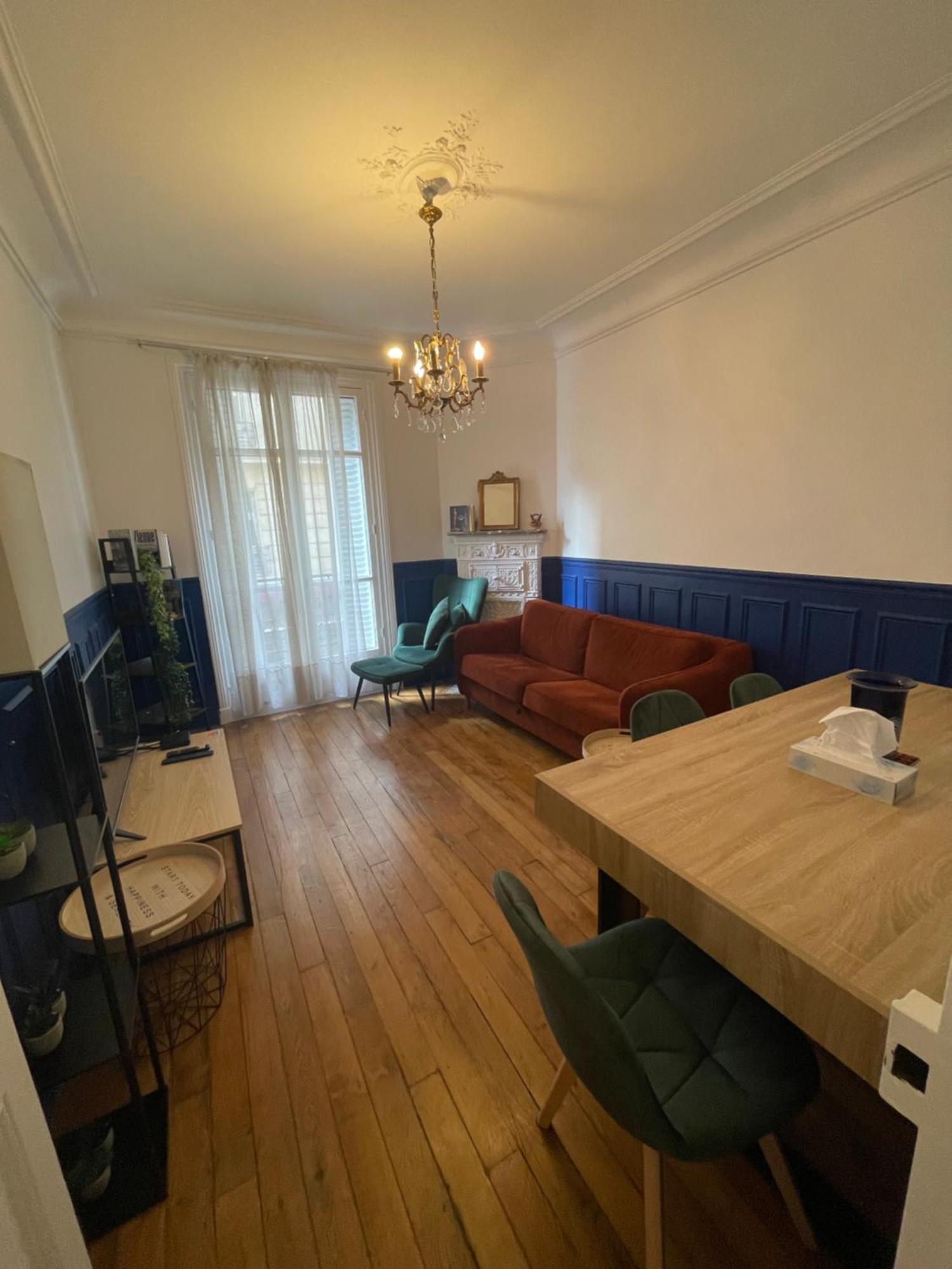 Large Family Typical Parisian Appartement *