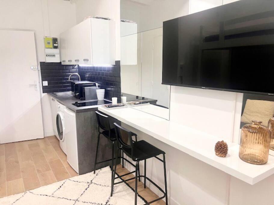 Annah Apartment Paris