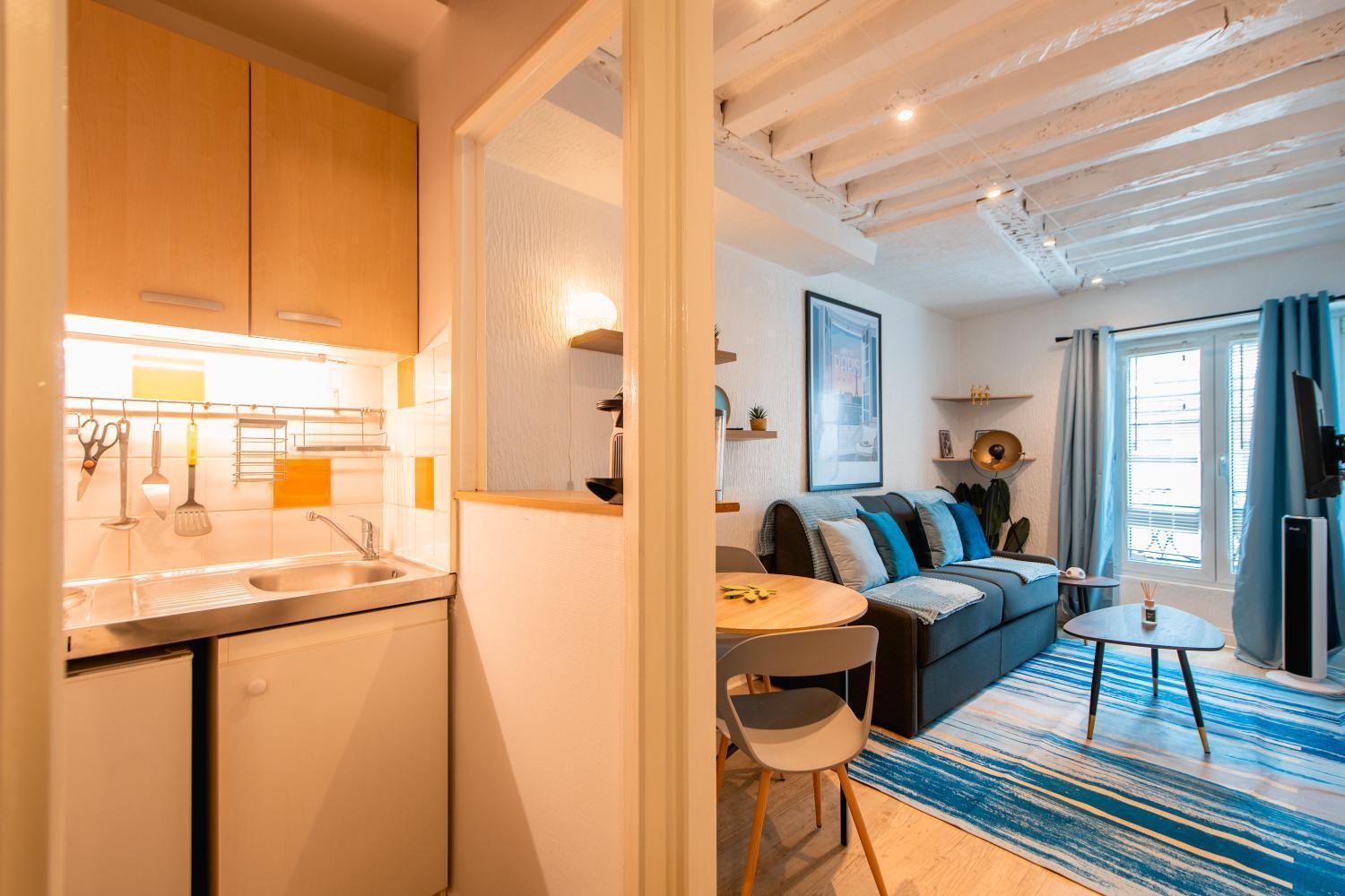 Amazing On The Prestigious Street Apartment *