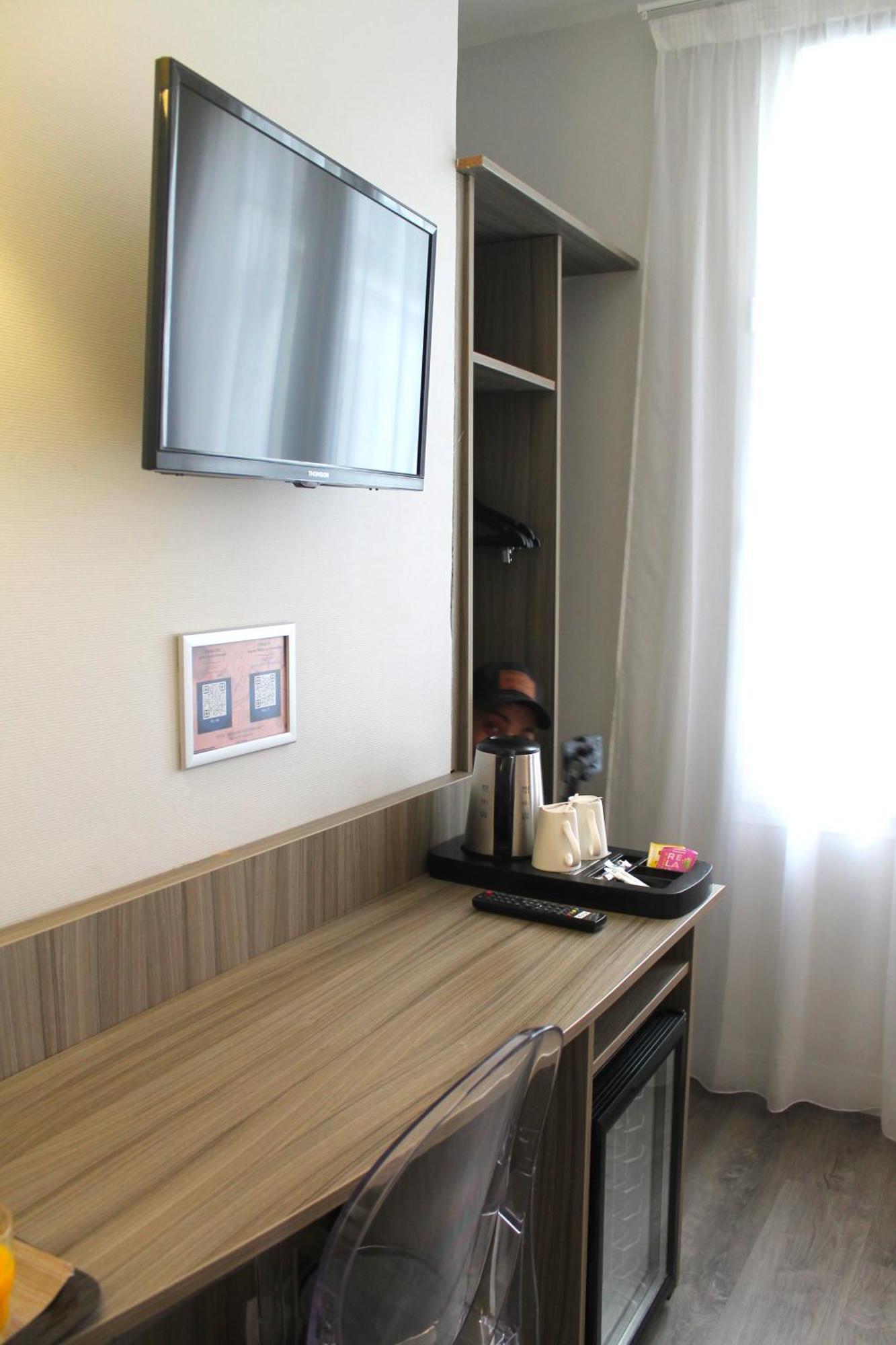 Avia Saphir Montparnasse Hotel