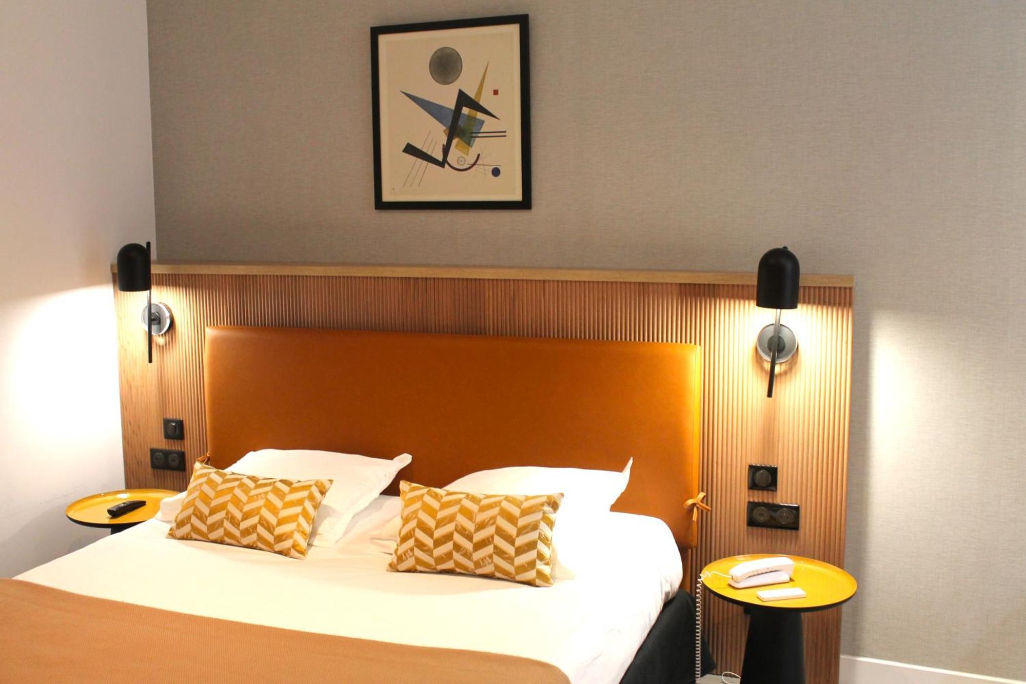 Avia Saphir Montparnasse Paris