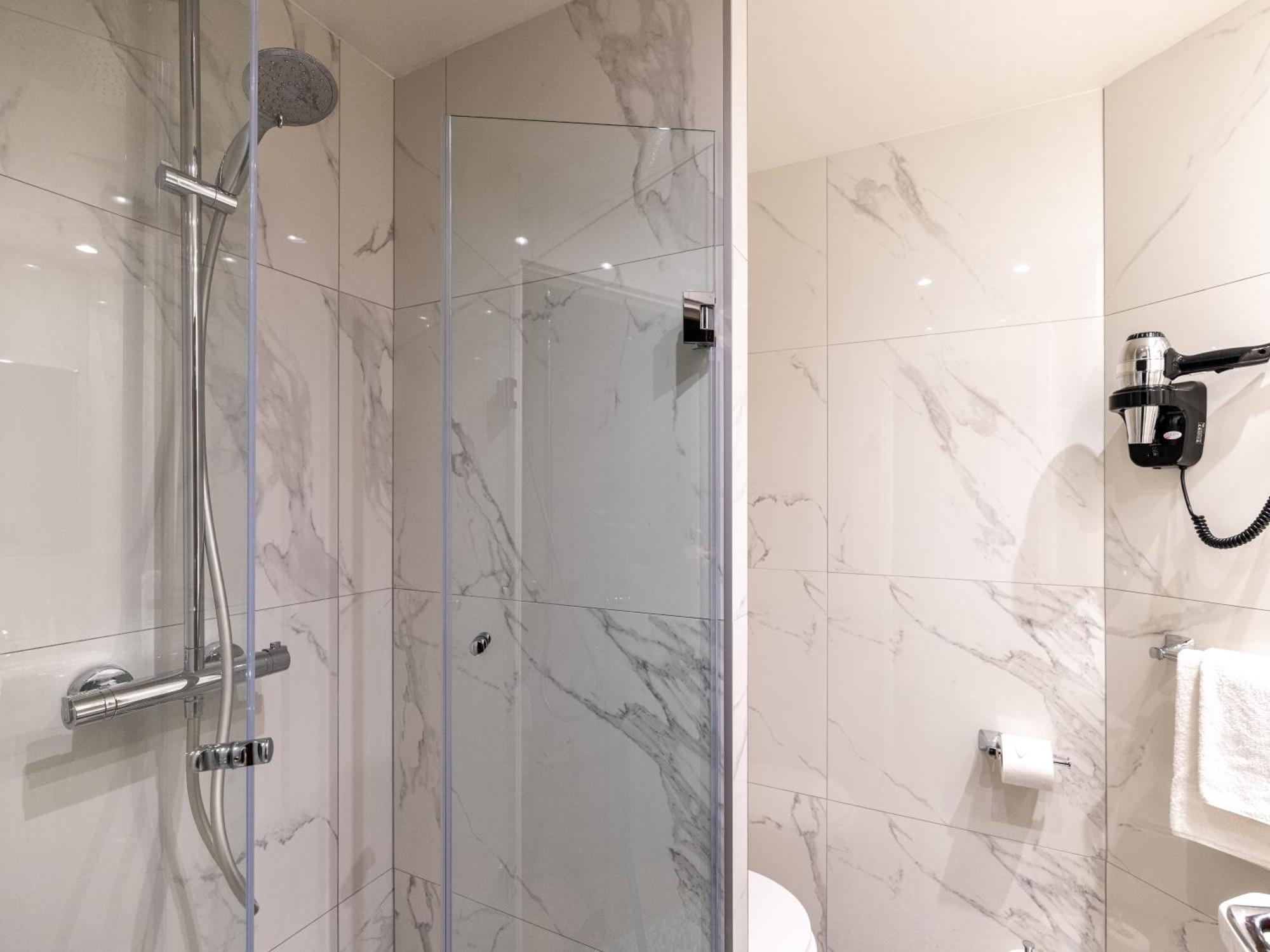 Minerve 3* Paris
