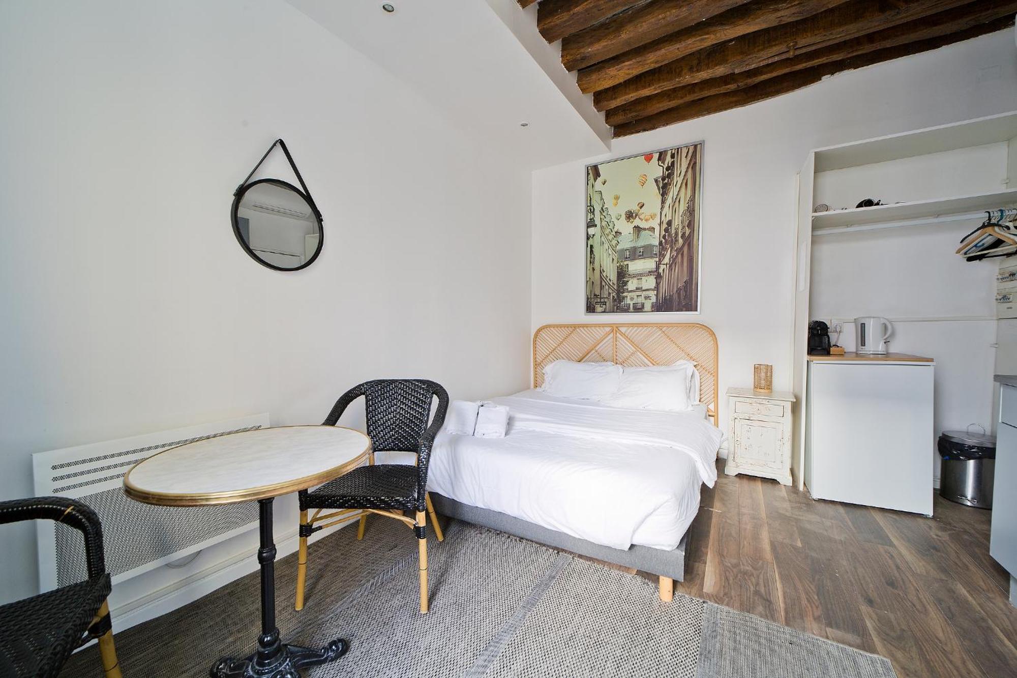 Clery 31 Apartment Paris