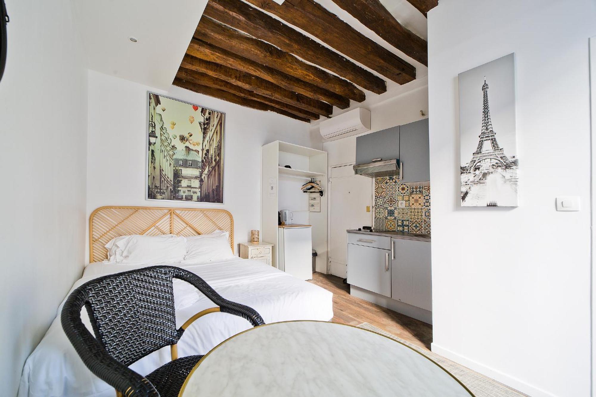 Apartment Clery 31 *