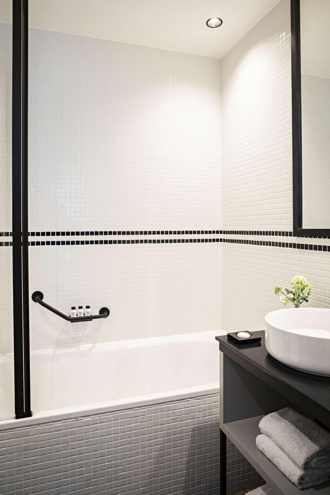 Hotel Western Premier The Blake Gare Saint Lazare Paris