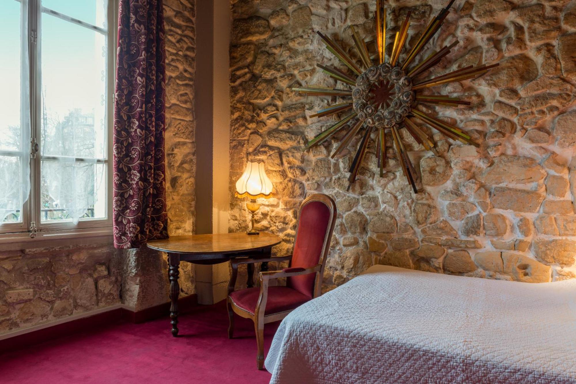 Hotel Esmeralda 2*