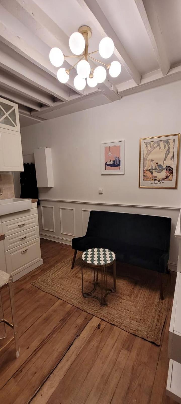 Cocon Parisien Avec Balcon - Centre Intramuros Paris