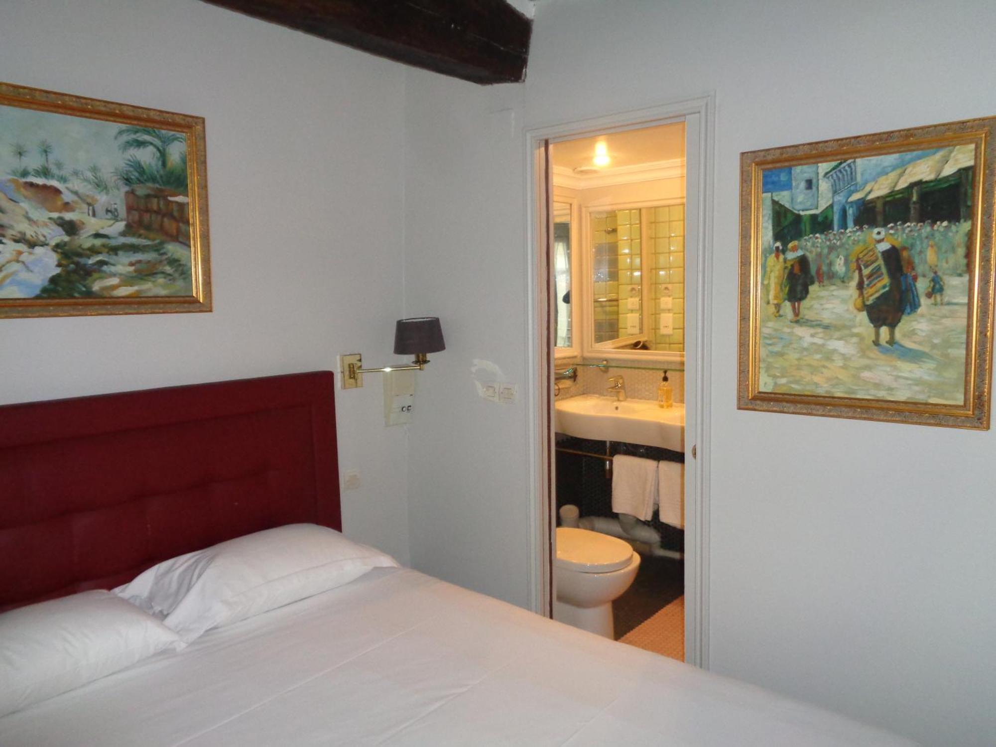 Hotel Les Degrés De Notre Dame 3*