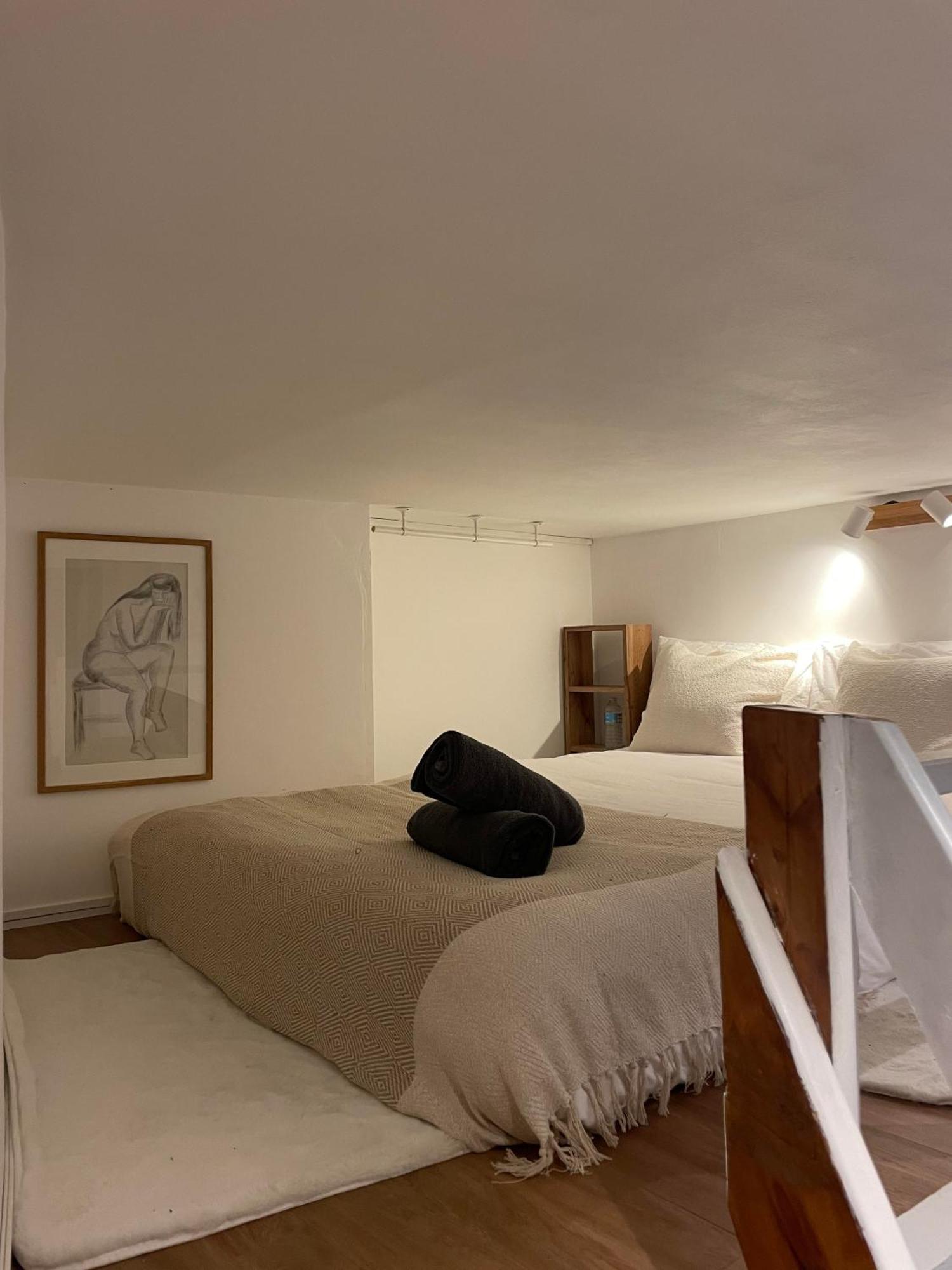 Cocoon Gallery Bed & Breakfast Paris