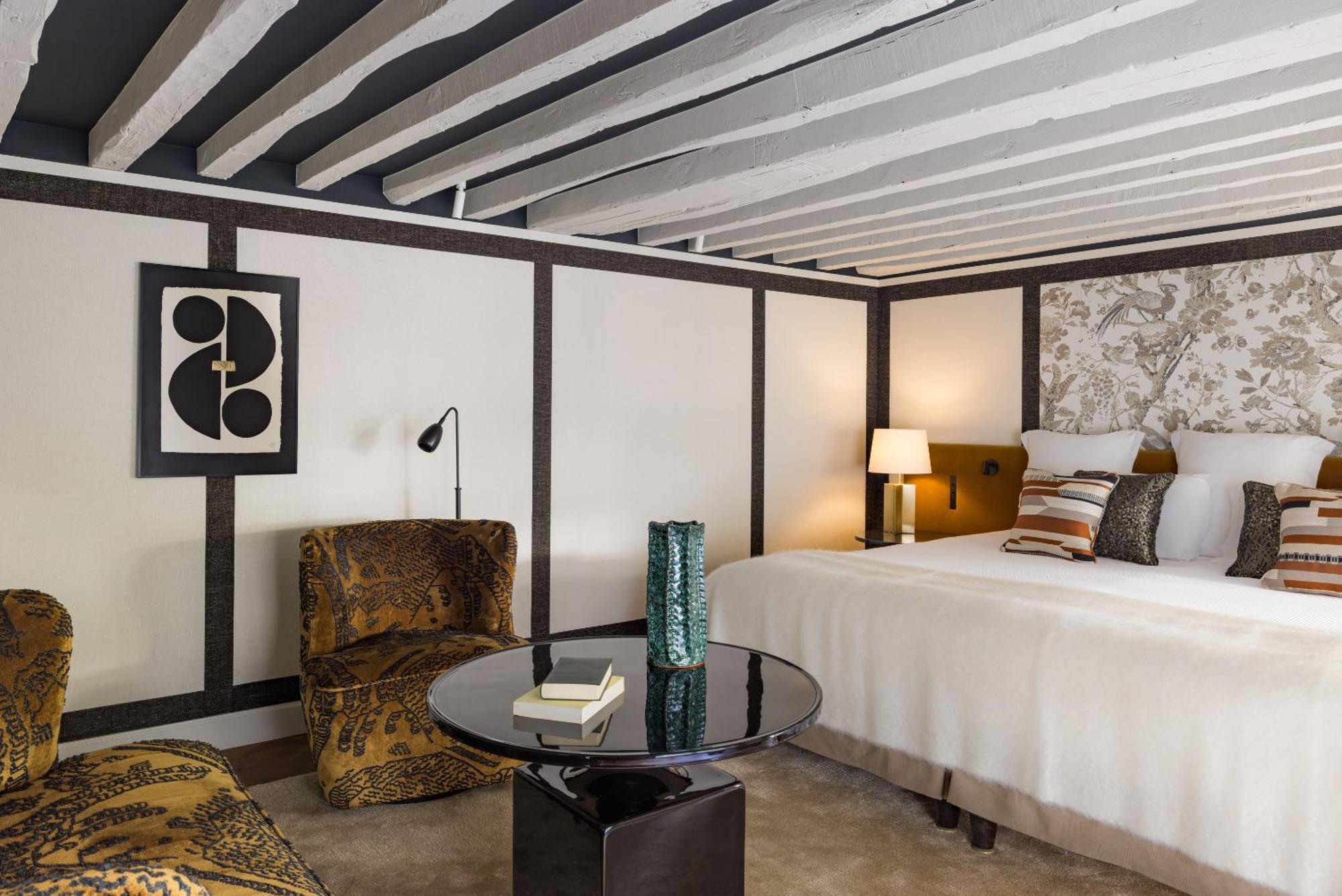 Hotel Le Pavillon De La Reine Paris