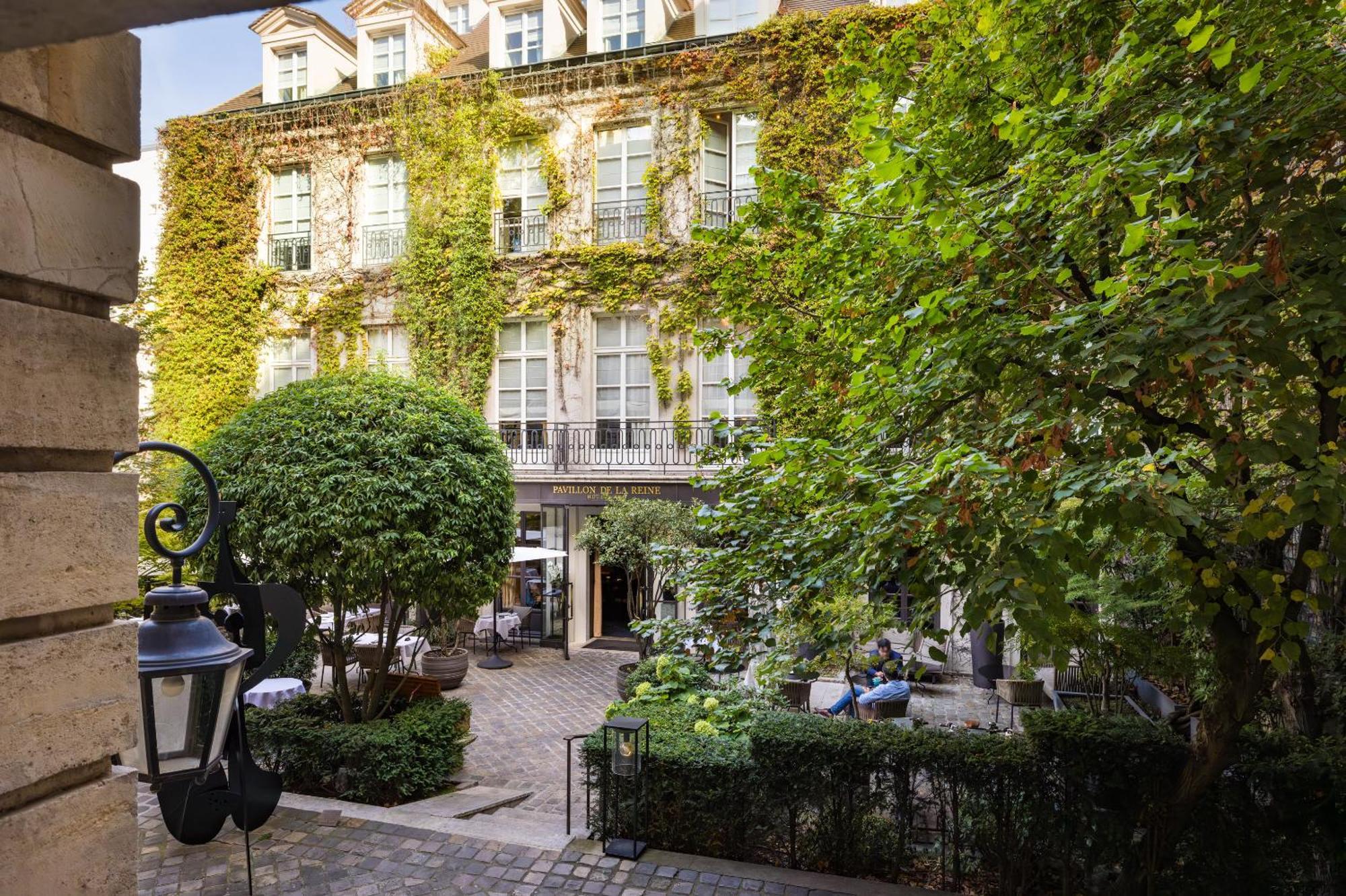 Le Pavillon De La Reine Hotel 5*