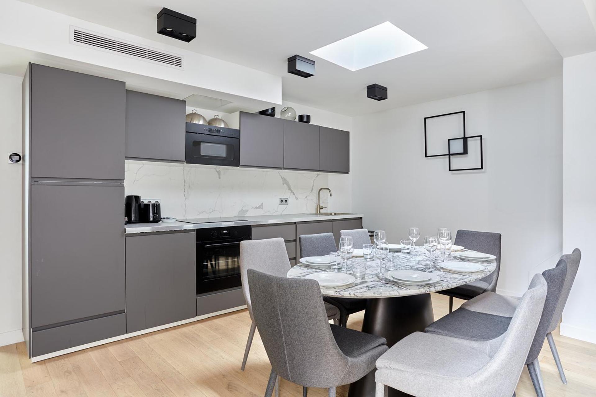 Porte Maillot Arc De Triomphe By Studio Prestige Appartement