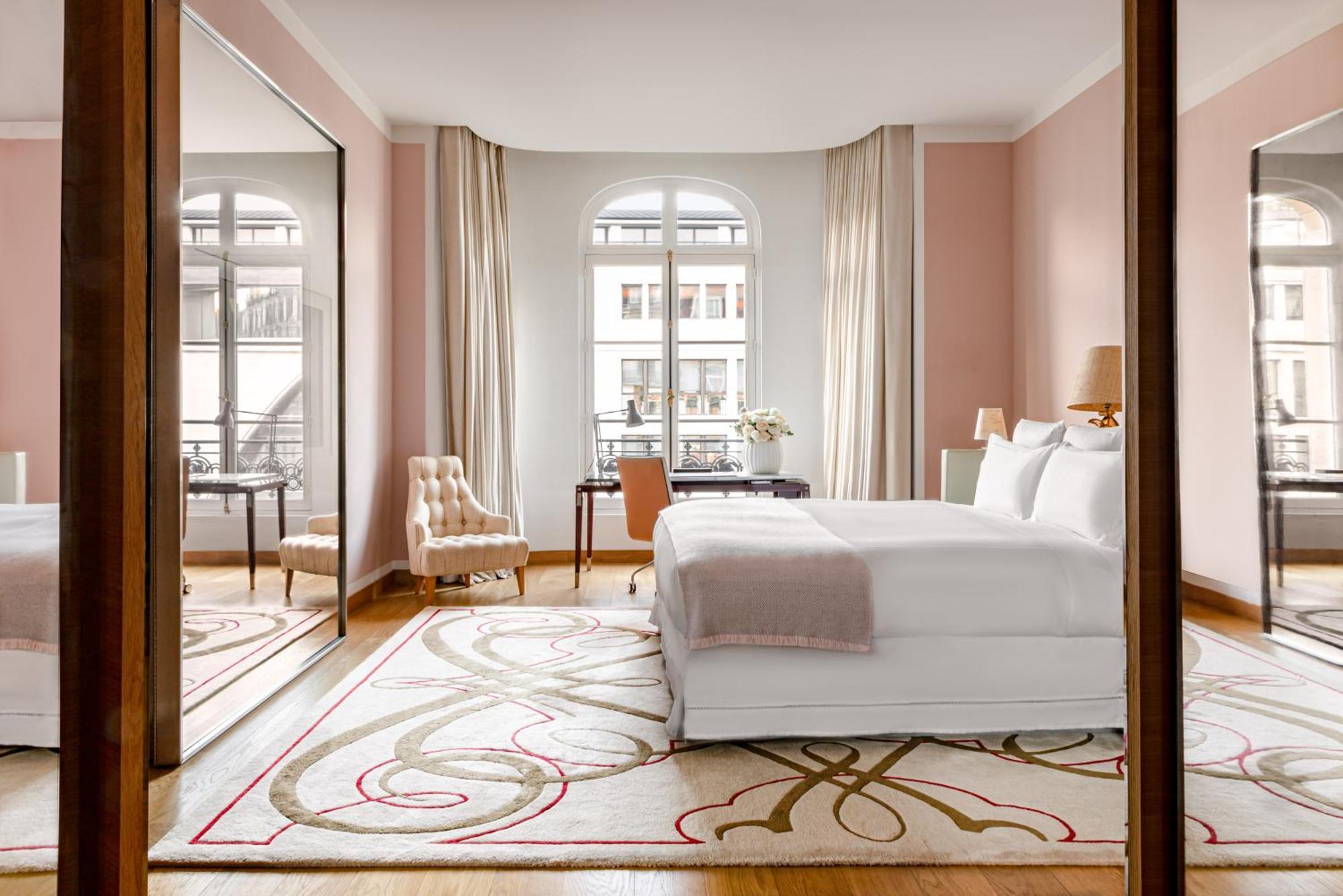 Hotel Le Royal Monceau Raffles 5*