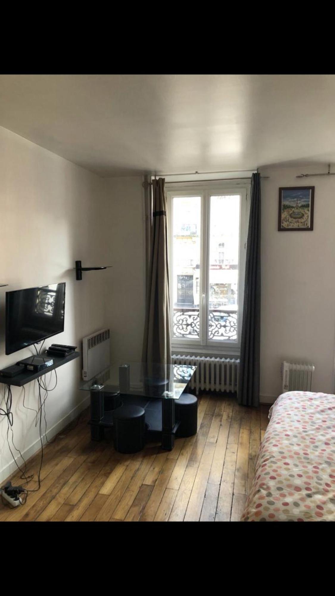 14 * Paris