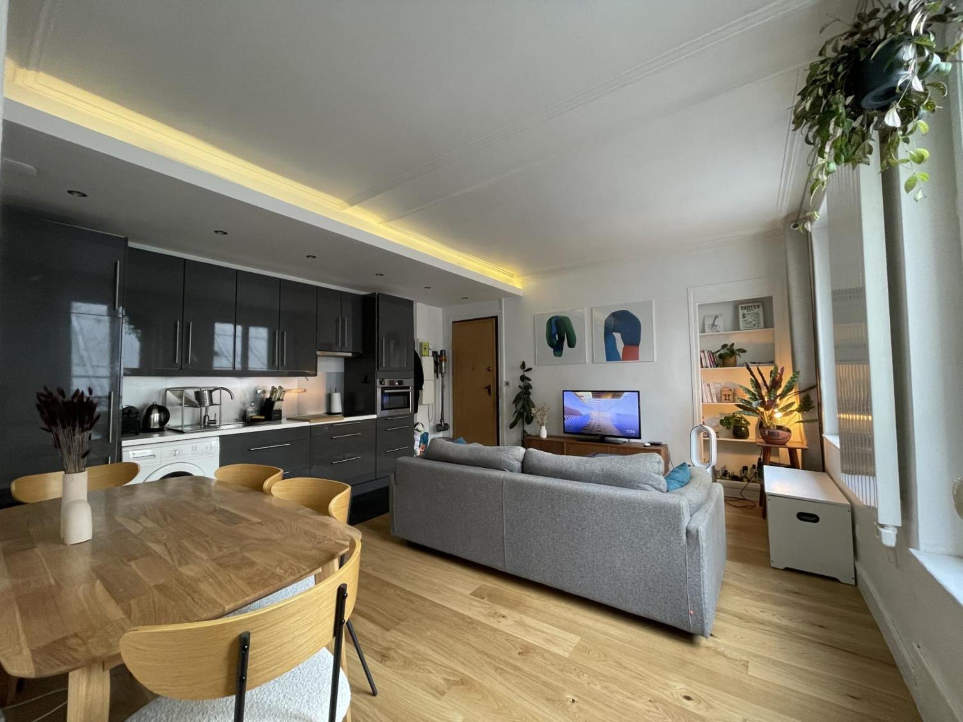 Apartment Batignolles-montmartre / Mathieu