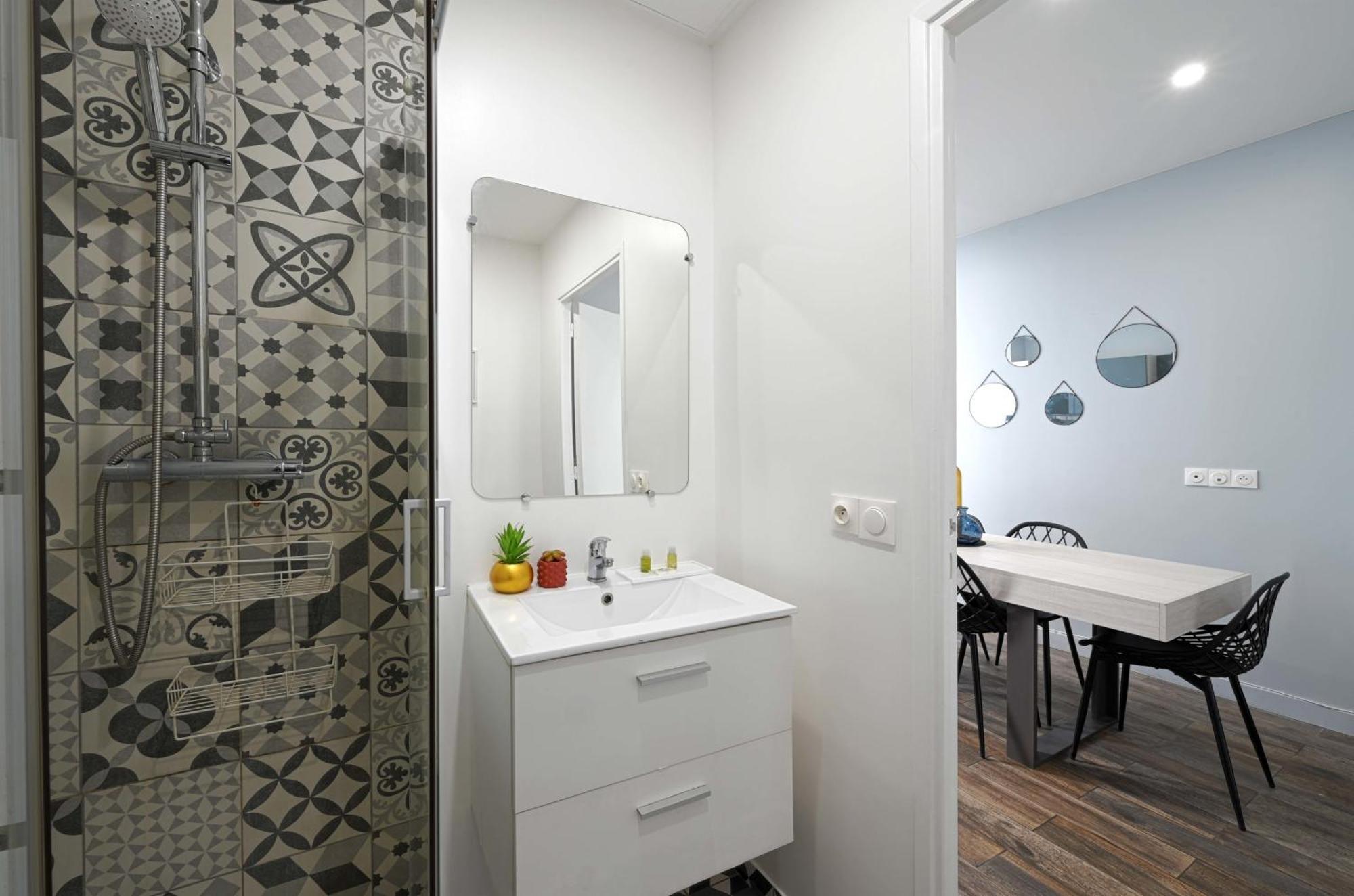 Two Floor With Theatre Appartement *