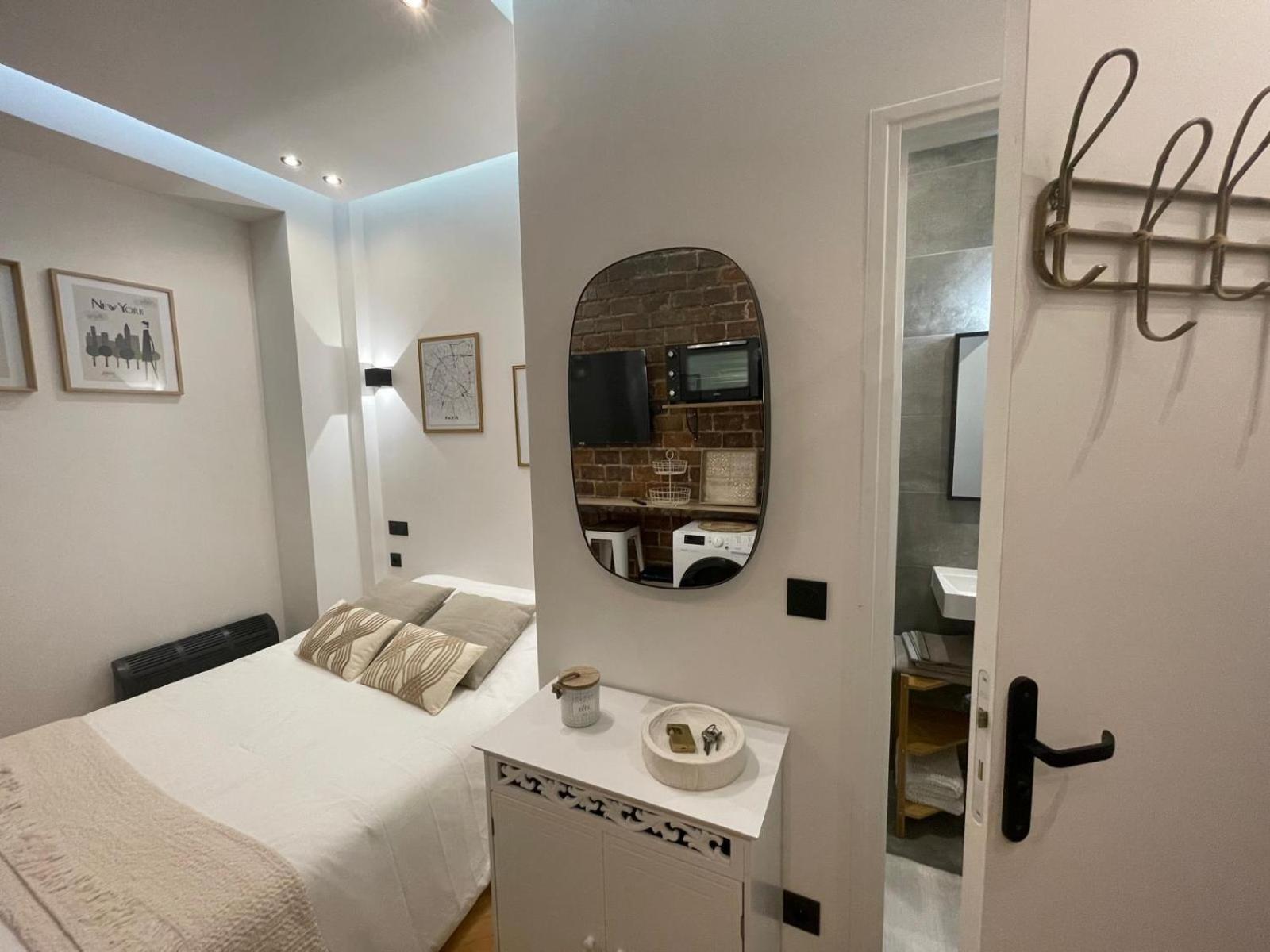 Apartment Petit Au Coeur De Paris
