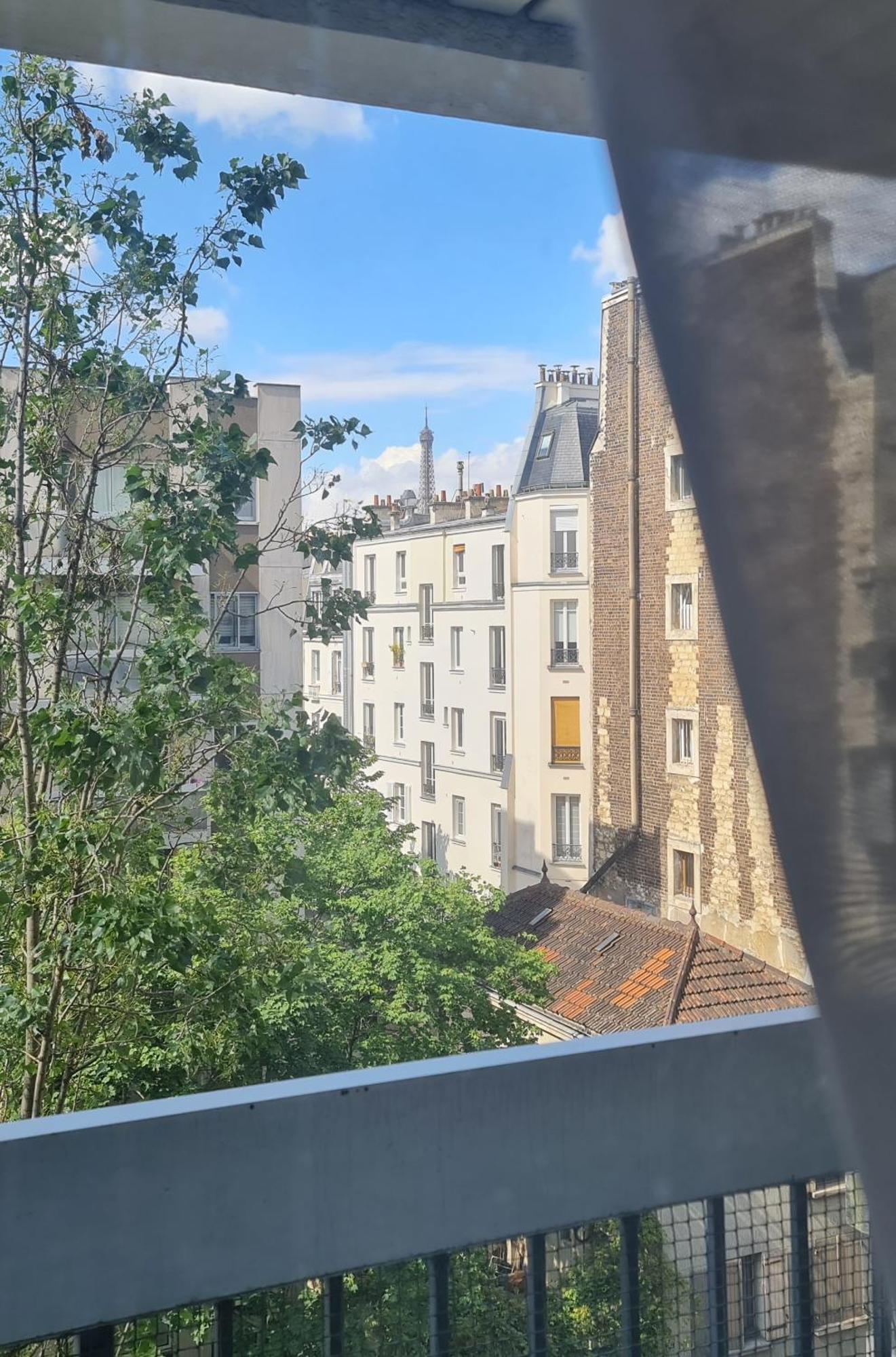 Appartement Luminous Studio_ Eiffel Tower View Paris