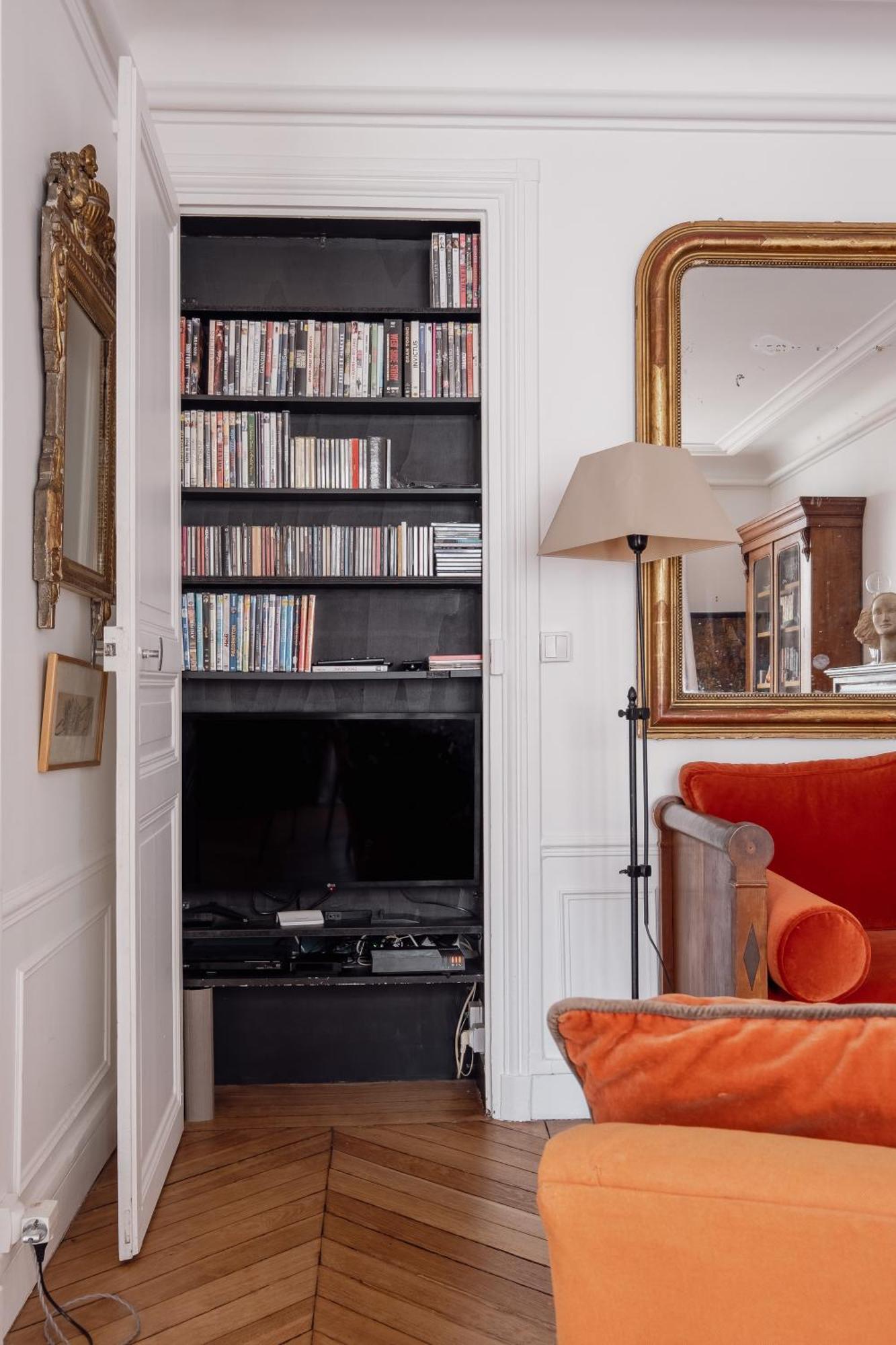 Veeve - Mid-century Mystique Paris