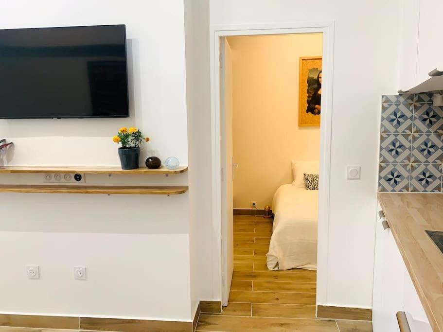 House - 2 Bedrooms - Champs-elysees *