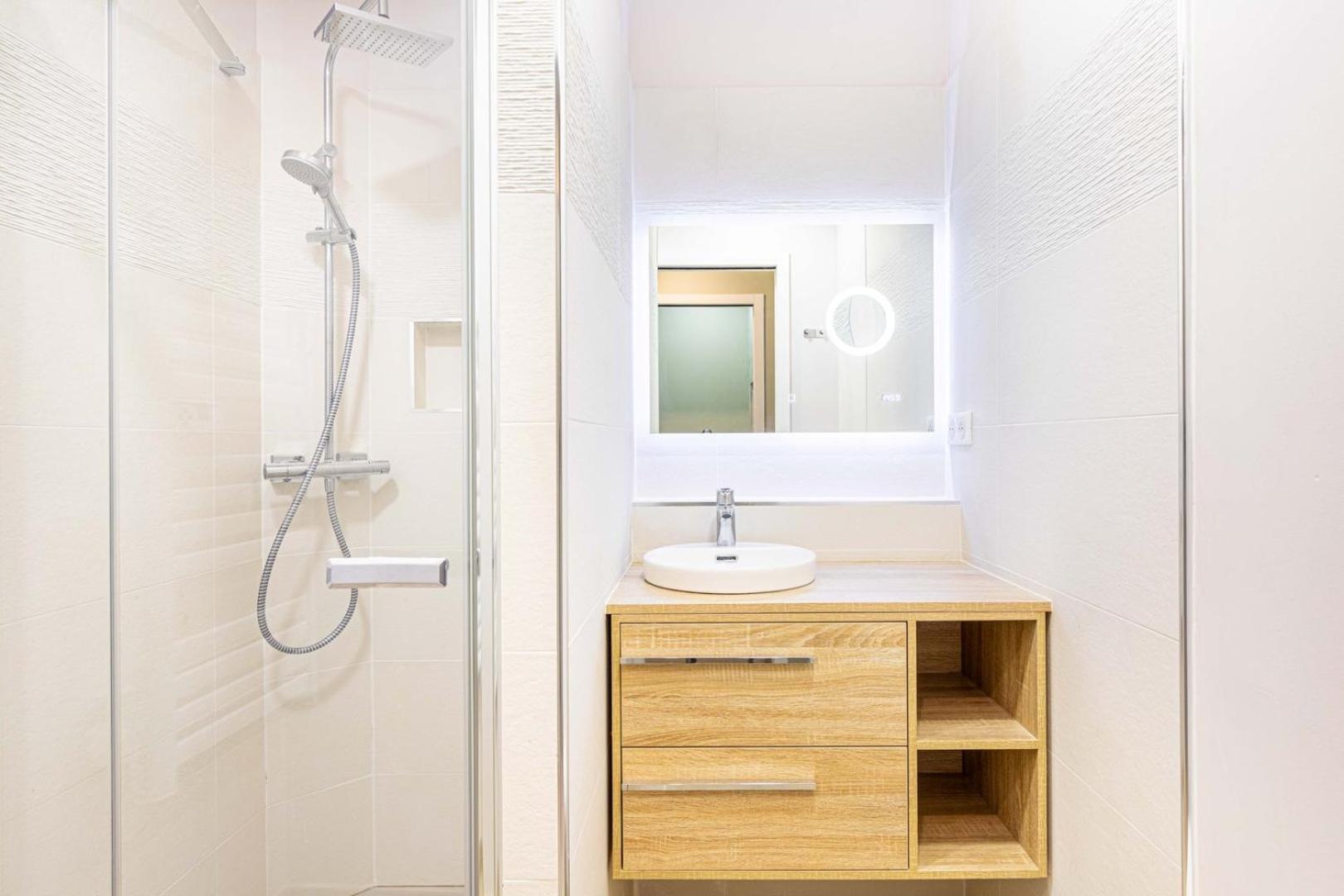 Taste Of Near Montmartre Sacre Coeur Apartment *