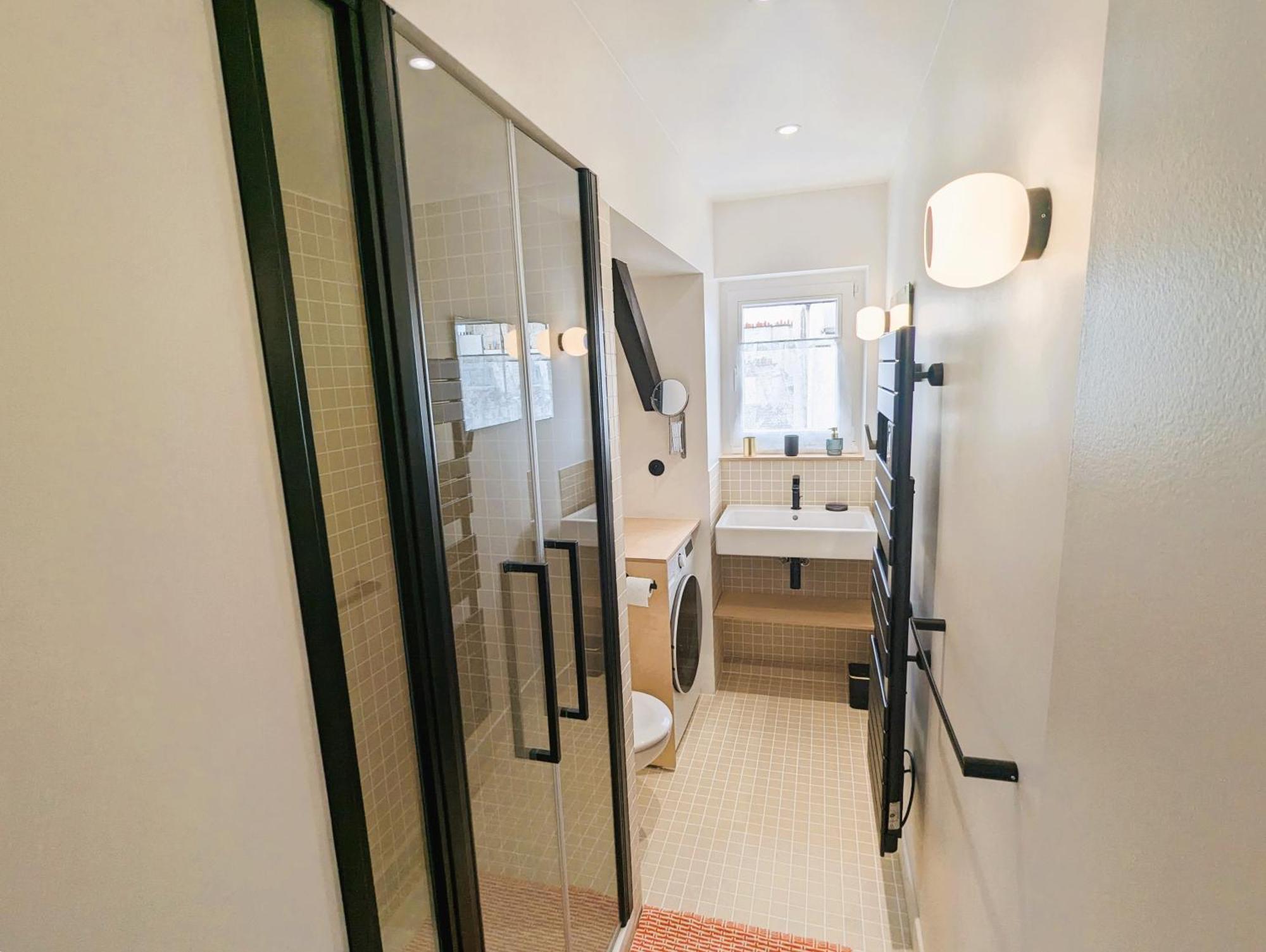 Sur Les Toits De - Marais Apartment *