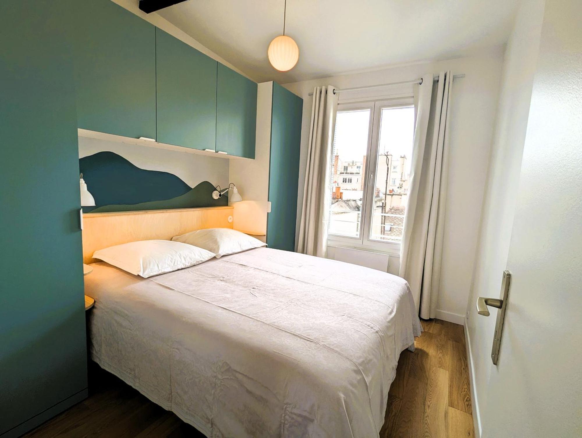 Sur Les Toits De - Marais Apartment *