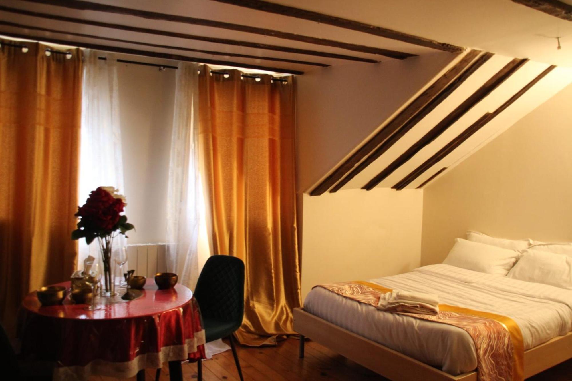 Appartement Dames De Montmartre Paris