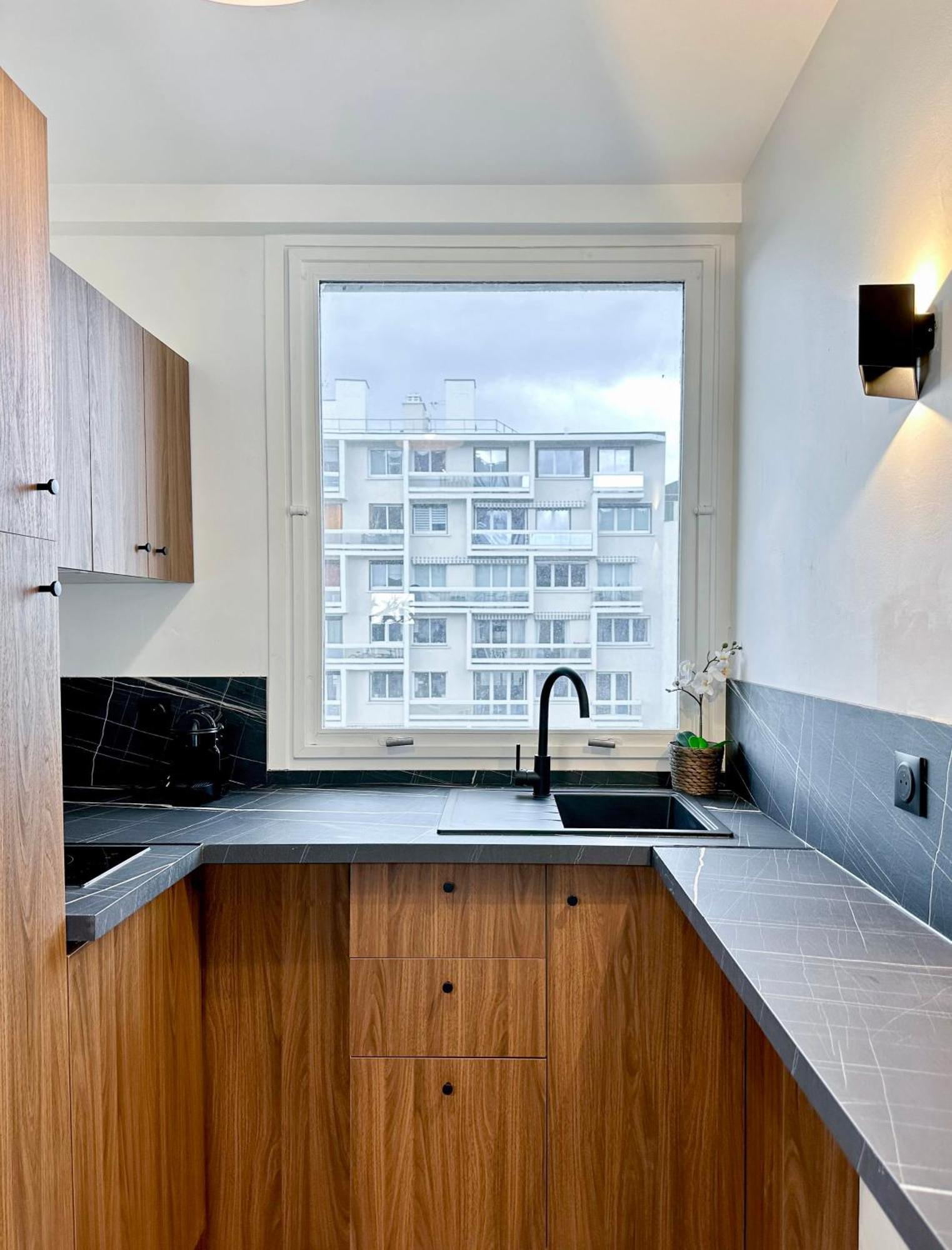Spacious & Luxurious Flat In Montparnasse Apartment *