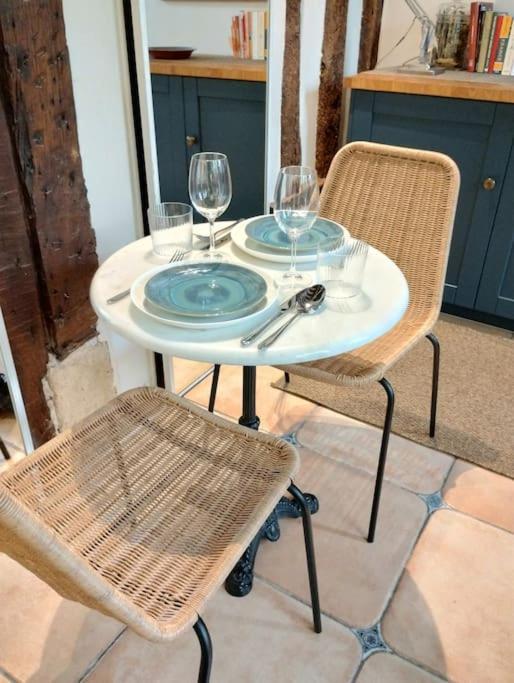 Cozy Marais Apartment Paris
