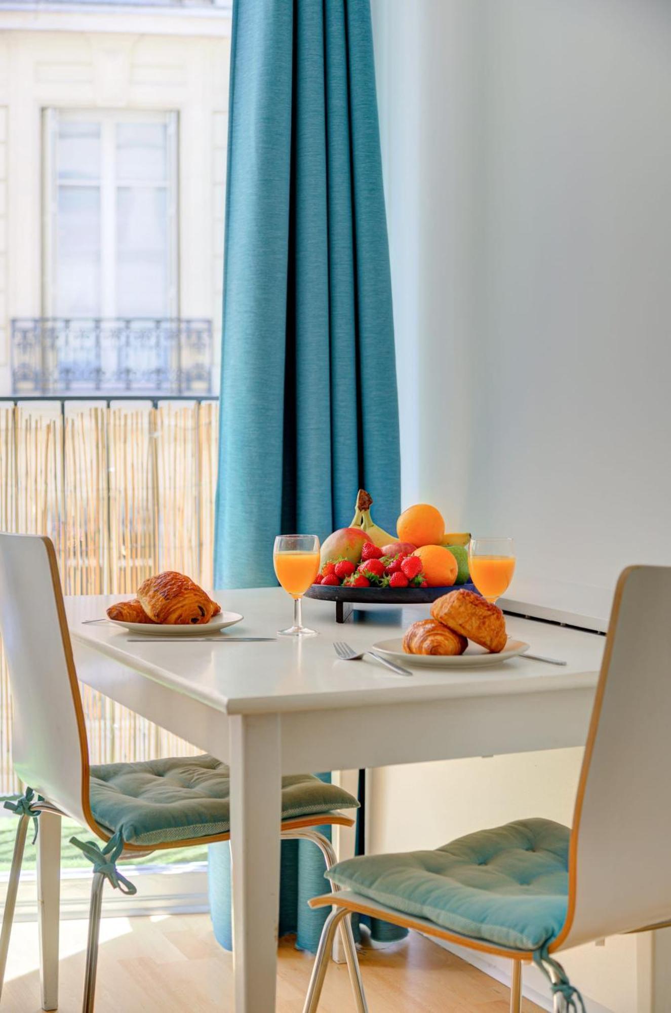 St Germain & Le Bon Marche With Balcony - Cityapartmentstay Apartment Paris