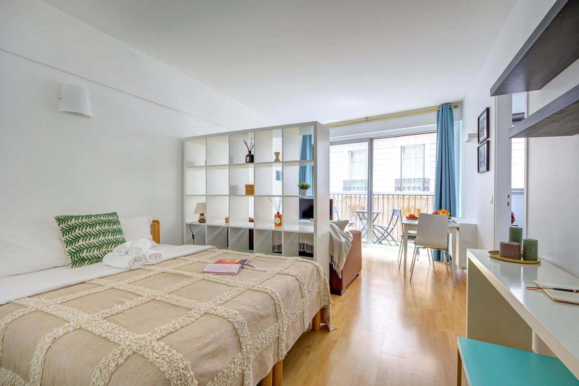 Apartment St Germain & Le Bon Marche With Balcony - Cityapartmentstay