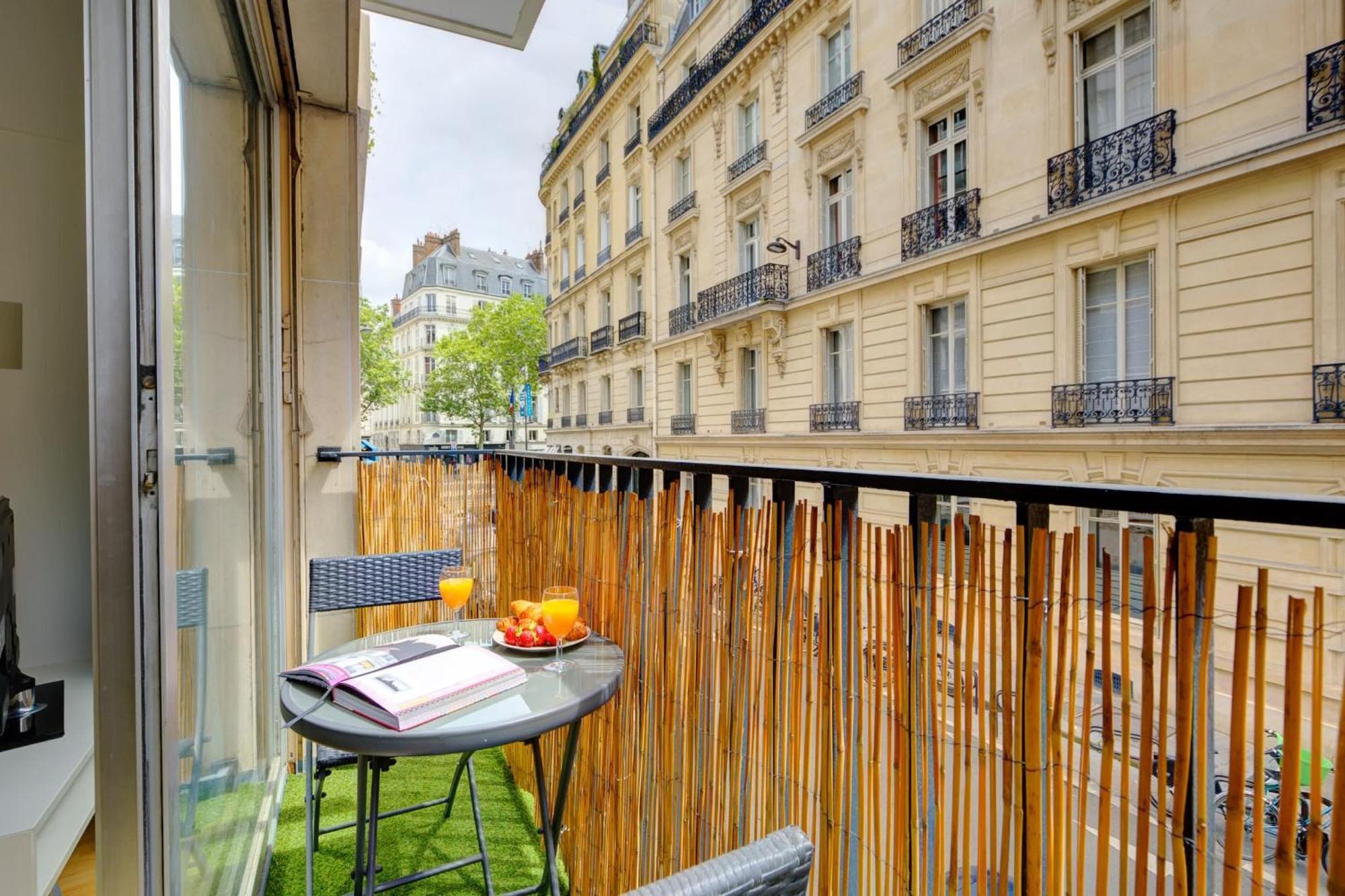 St Germain & Le Bon Marche With Balcony - Cityapartmentstay *
