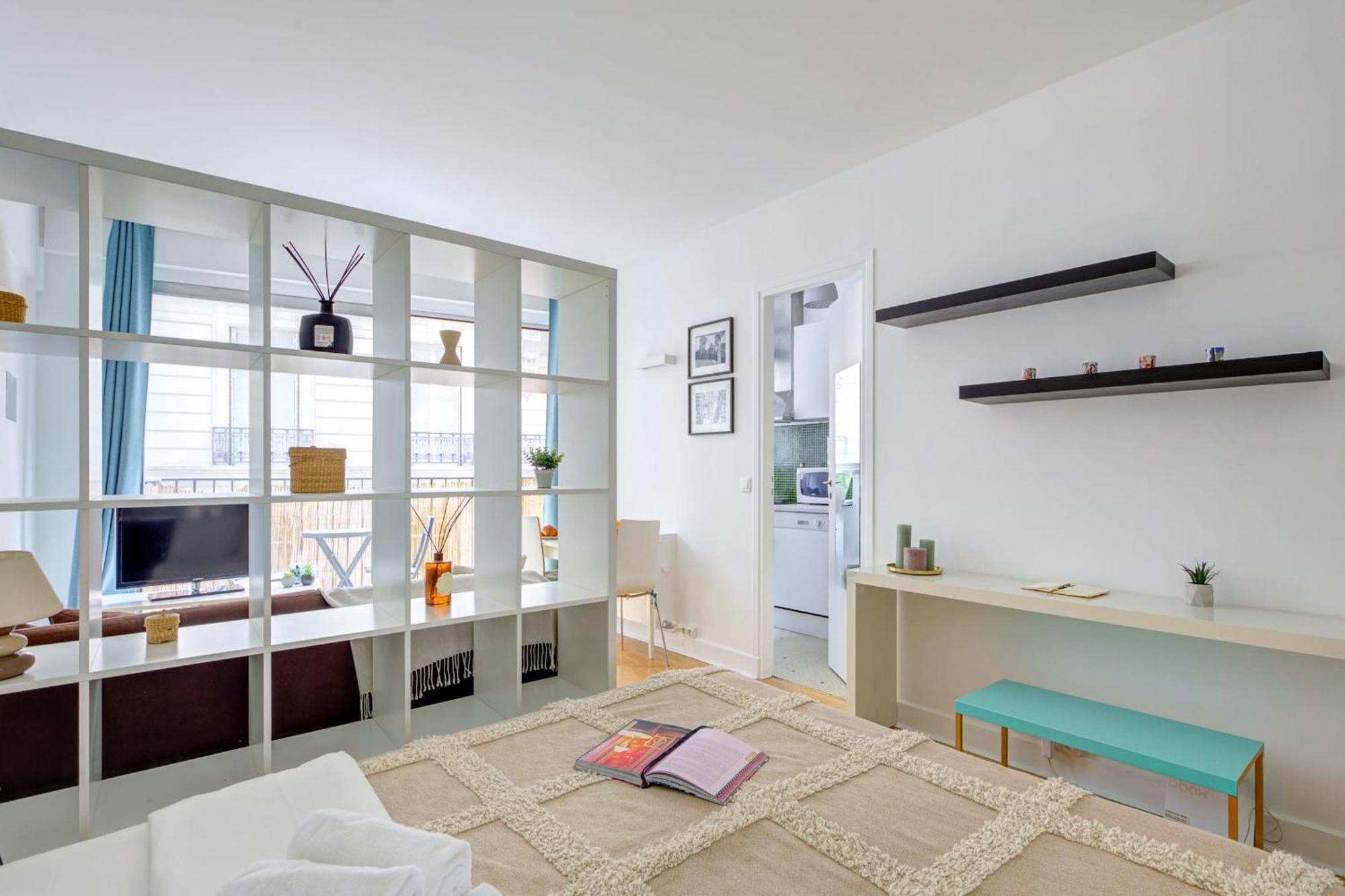 St Germain & Le Bon Marche With Balcony - Cityapartmentstay * Paris