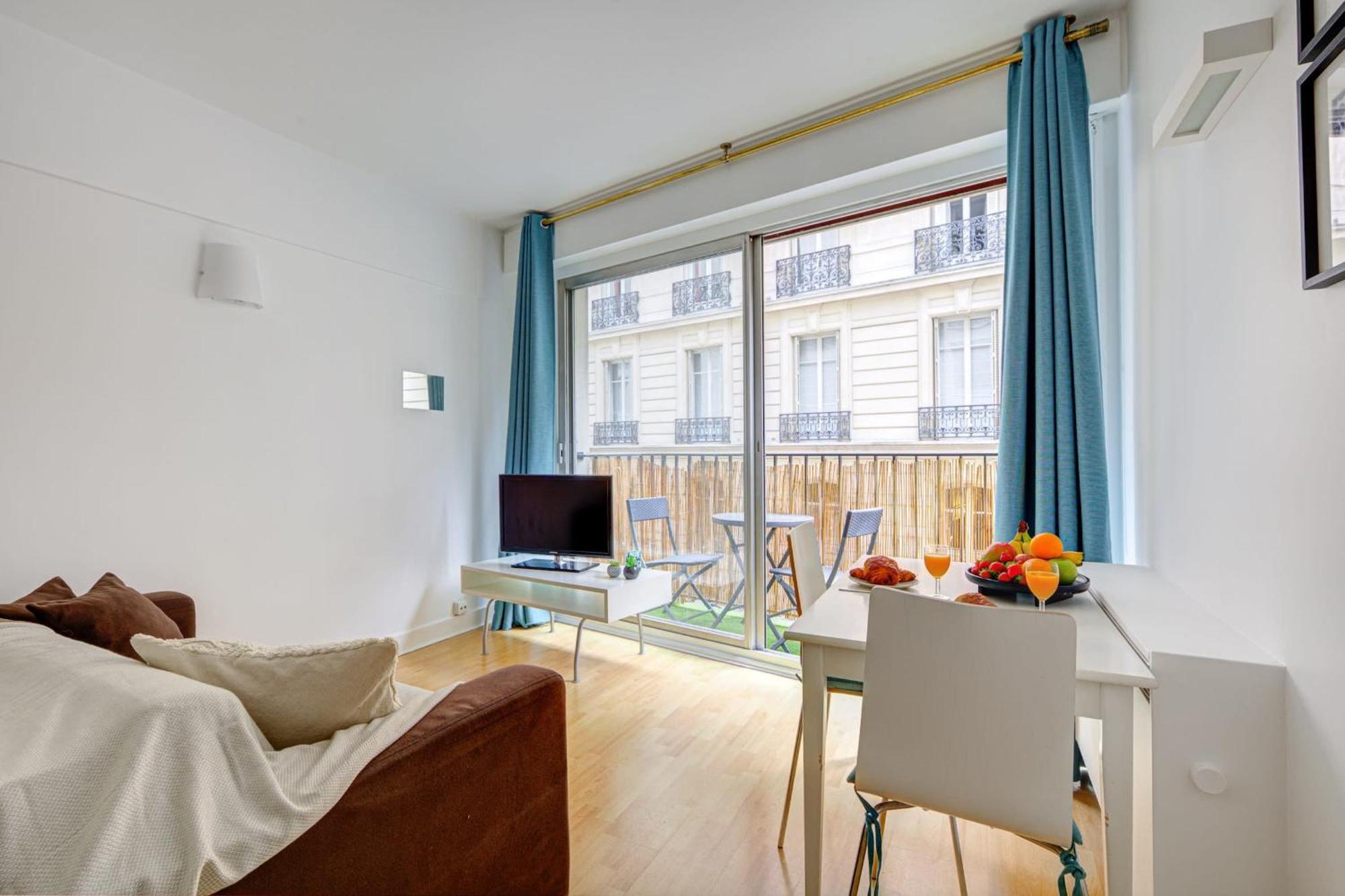 St Germain & Le Bon Marche With Balcony - Cityapartmentstay Apartment *