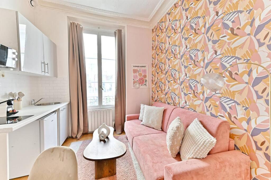 Magnifique Neuf Rose 14eme *
