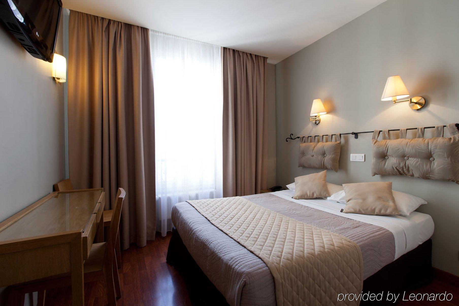 Hotel Cosmotel Paris