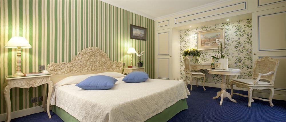 Hotel Beaubourg Paris