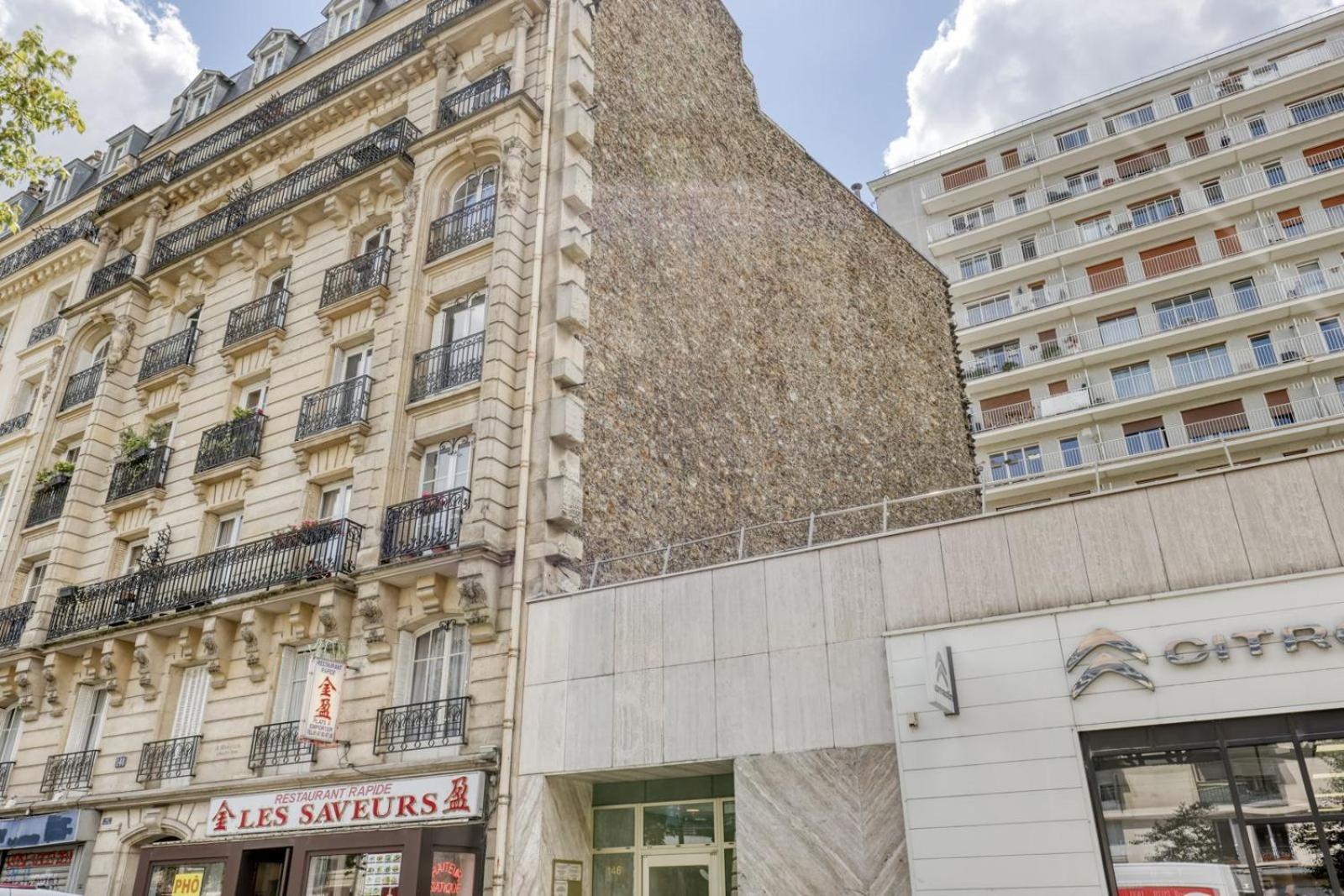 Apartment Light & Warm Flat With Balcony - Heart Of 15 *