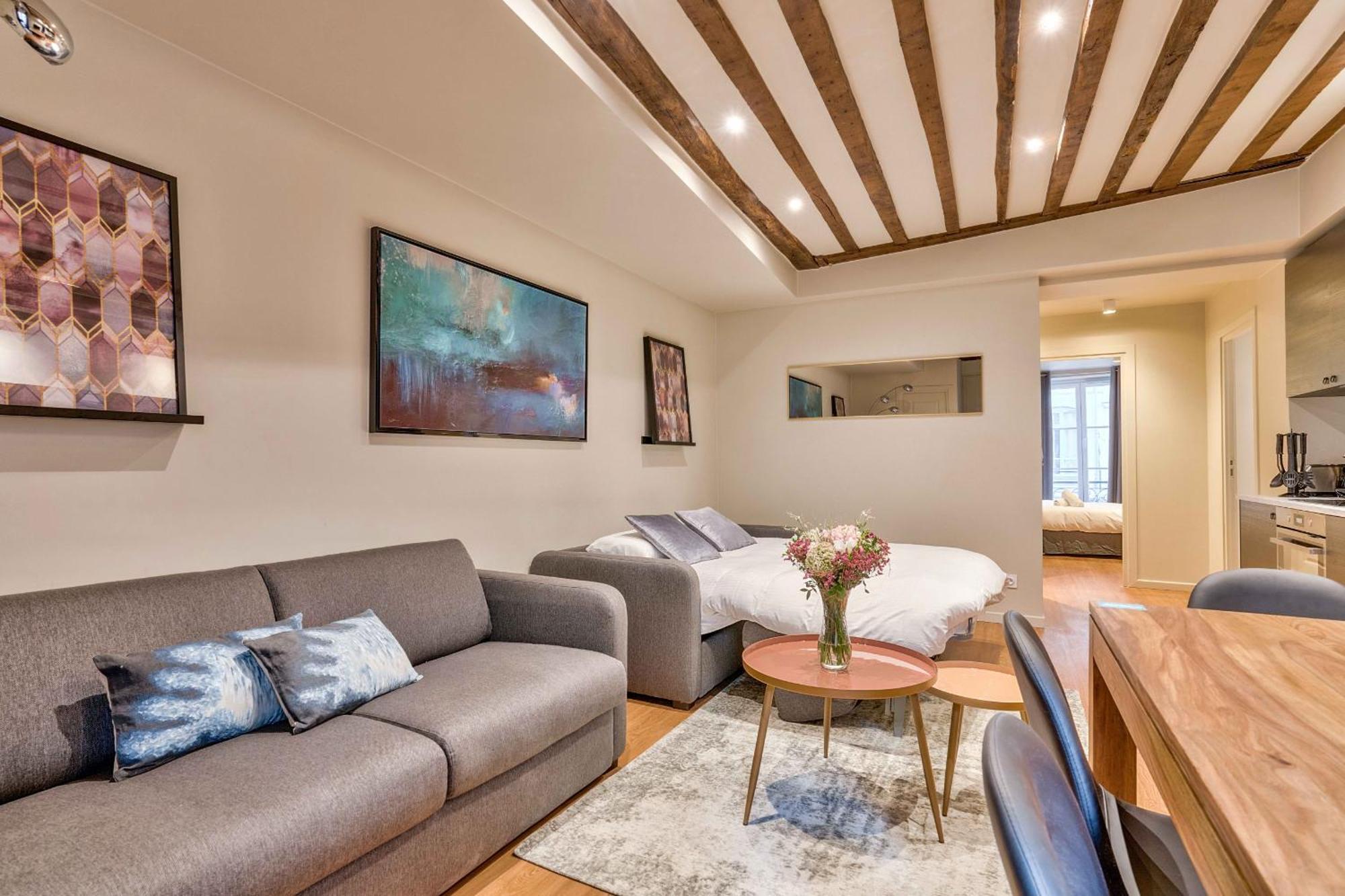 Urban Flat 02 - Beautiful 4 Bdr Flat In Heart Of Apartment *