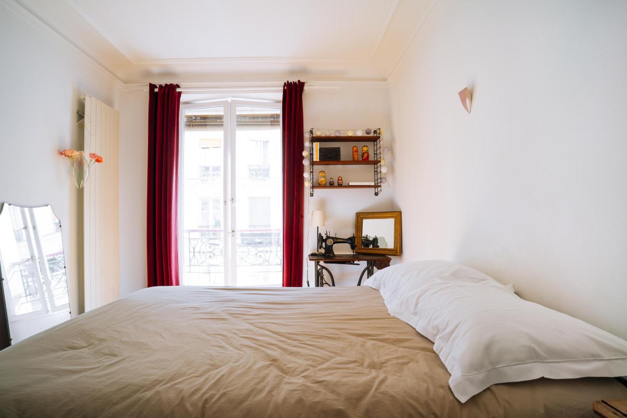 Quirky 1 Bedroom Flat In Paris