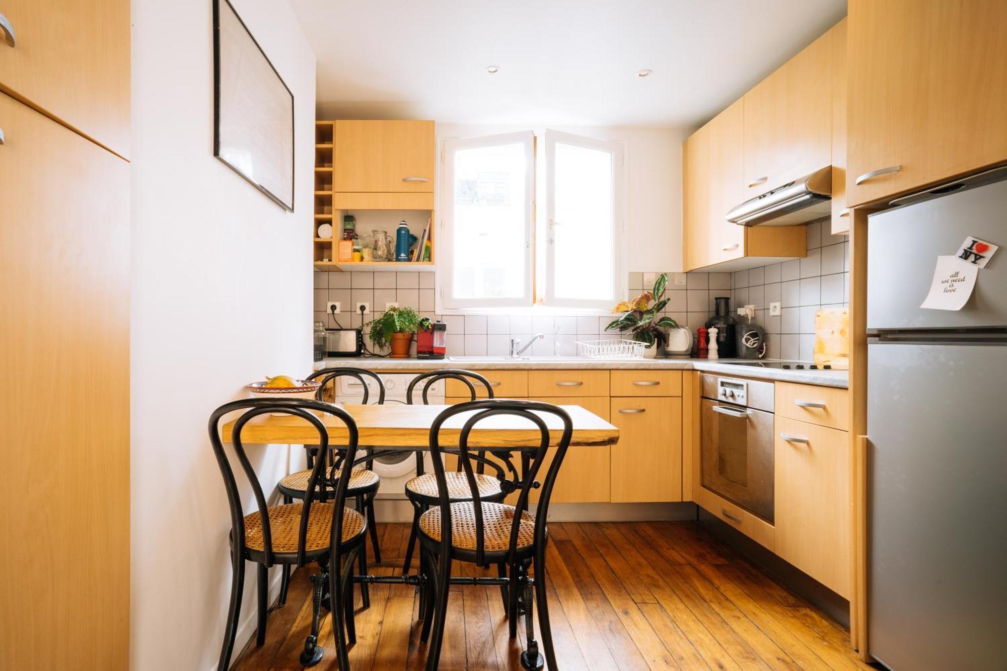 Quirky 1 Bedroom Flat In Paris