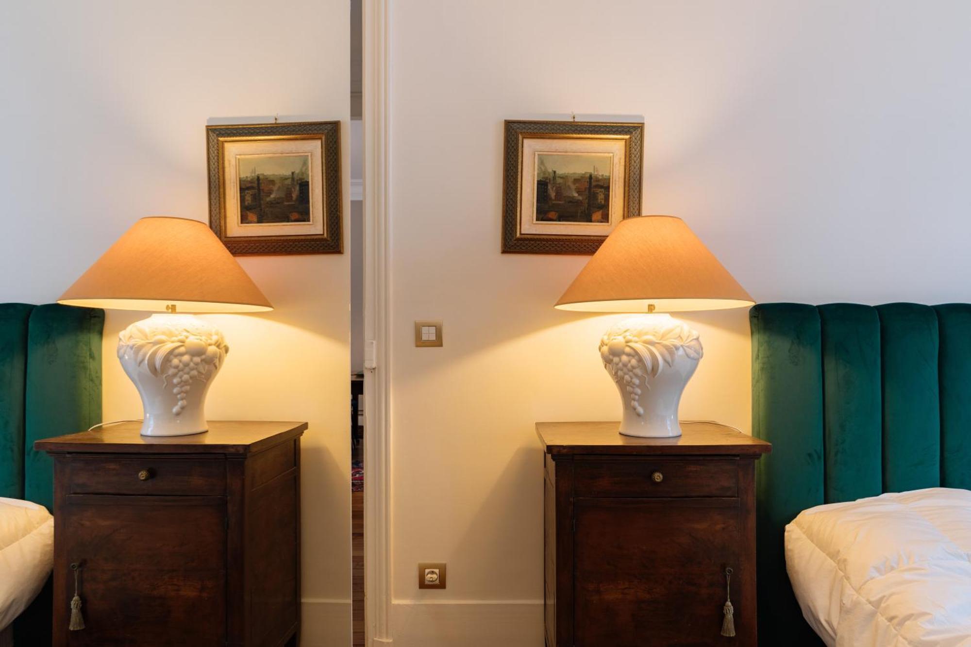 Apartment Stylishly Decorated 2bd Montmatre! *