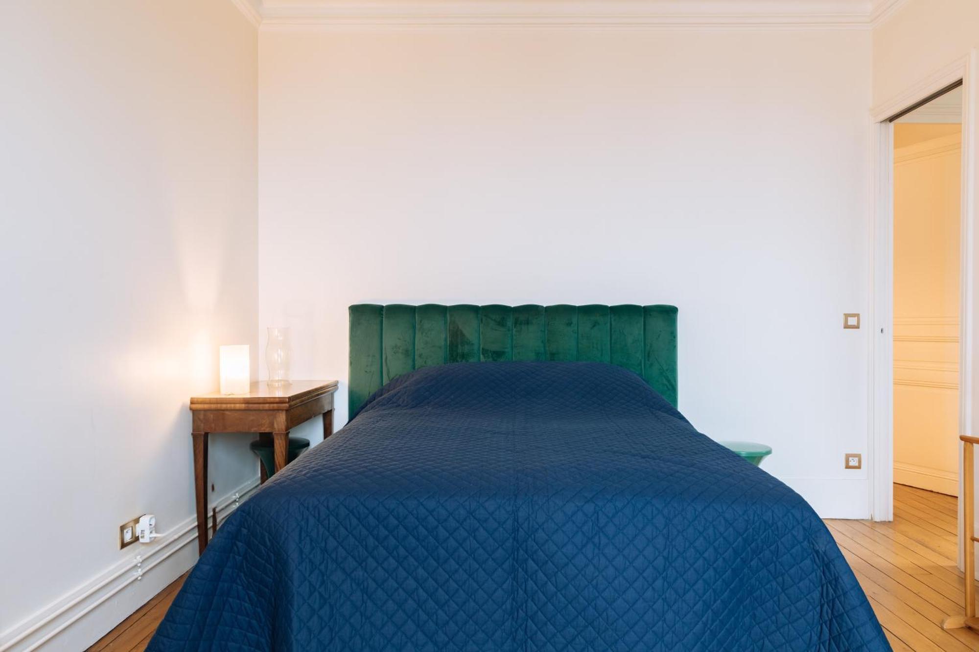 Apartment Stylishly Decorated 2bd Montmatre! Paris